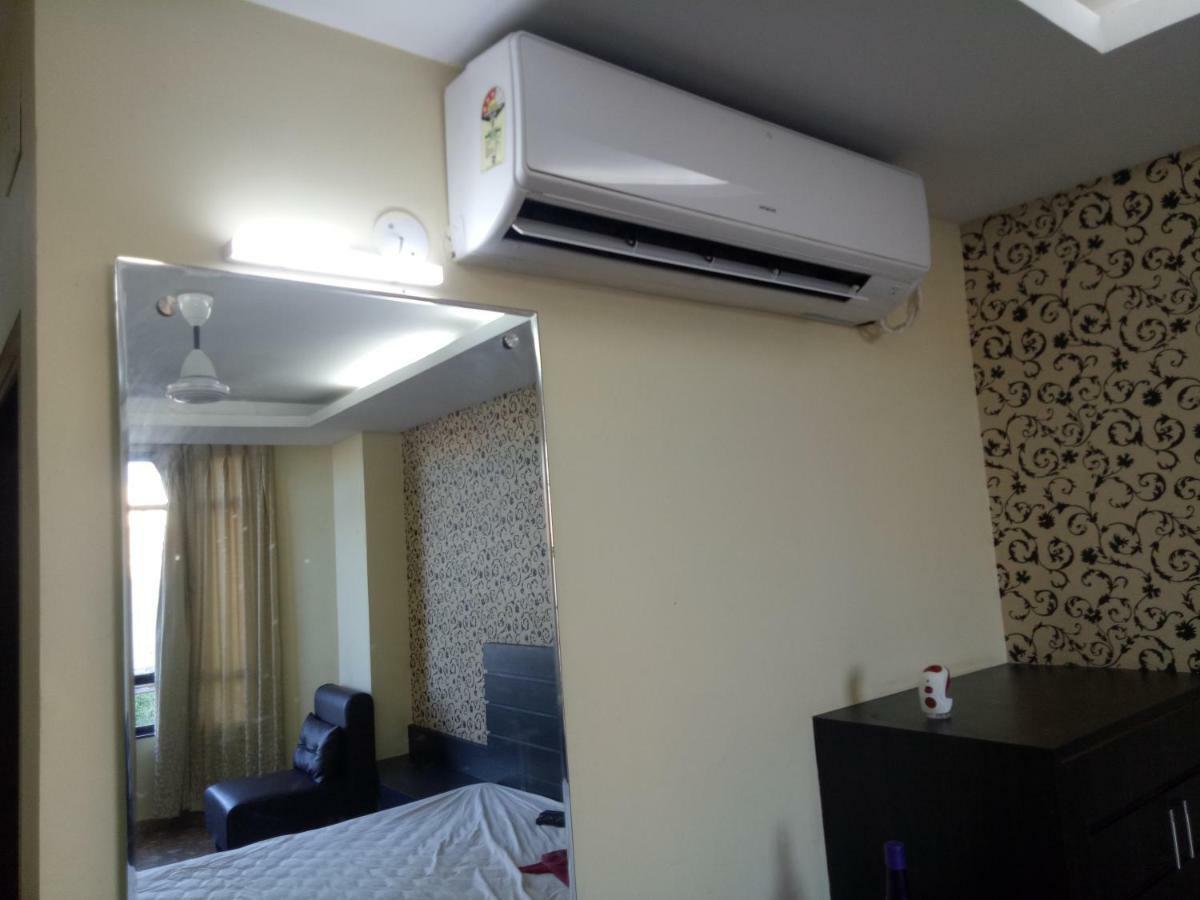 Assam Jatri Niwas Hotel Puri Exterior foto